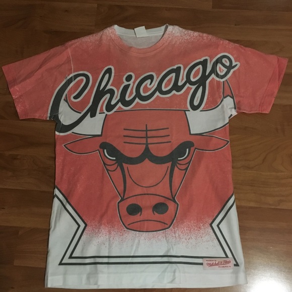 Chicago Bulls Color Fade T-Shirt - Picture 1 of 4